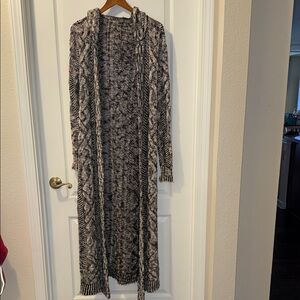 Long Knit hooded Cardigan in Black and White